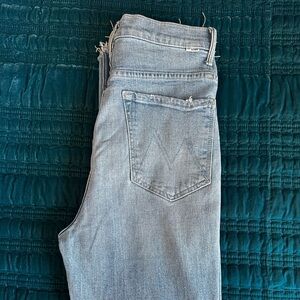 MOTHER The Tippy Top Insider Ankle Fray Jeans Size 31 Distressed Straight Crop